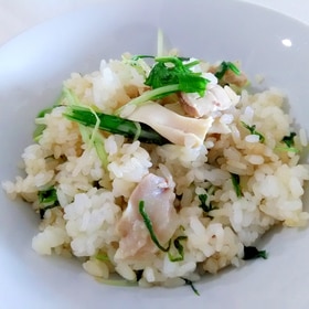 バターしょうゆで☆ゆで鶏と水菜の炒飯